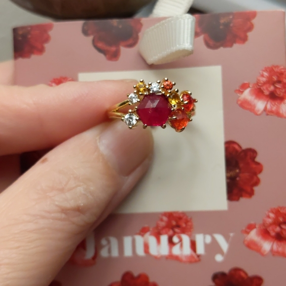 Anthropologie January Birthstone Cluster Ring NWT - Picture 5 of 5